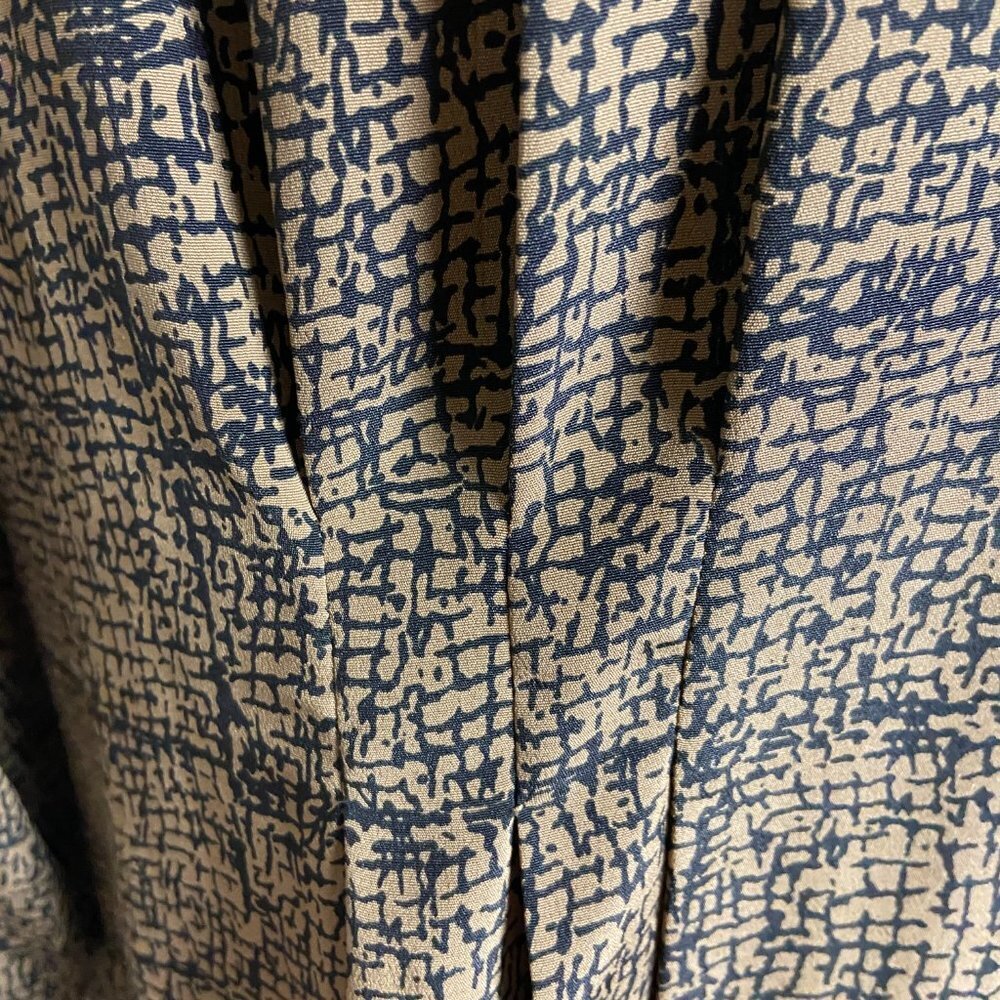 Vintage Blouse  Pleated Shoulder pads Hidden  Button Down Size 14 - Picture 4 of 13
